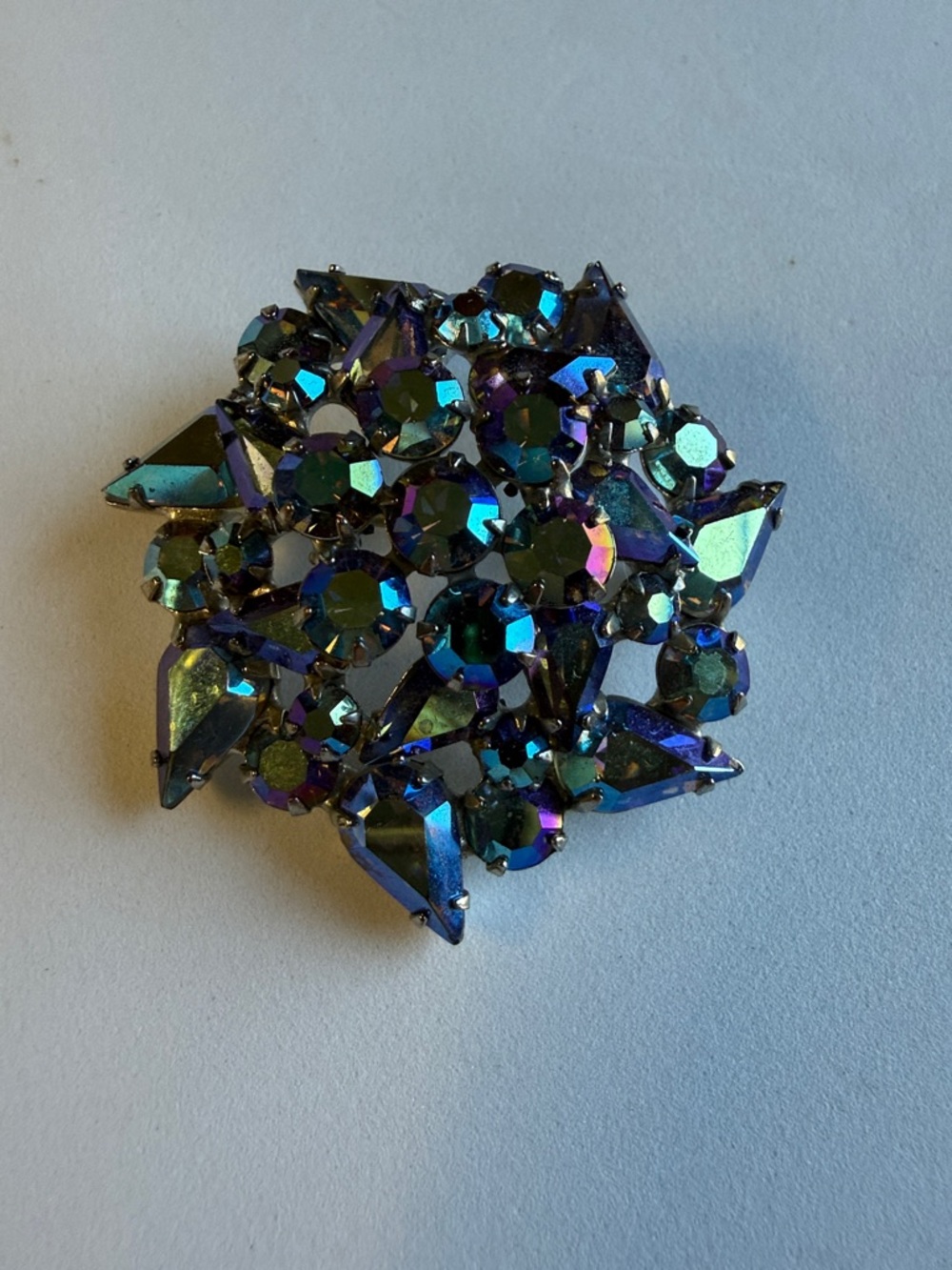 Signed Weiss AB Rhinestone Brooch High Dome Layered Cluster Starburst 1950s - Picture 5 of 8